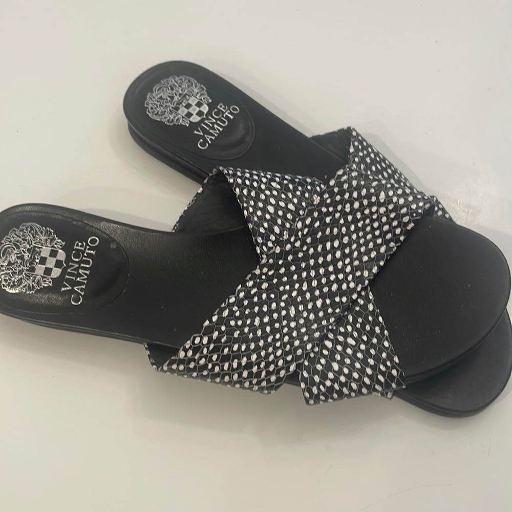 Vince Camuto cross band slides black and white